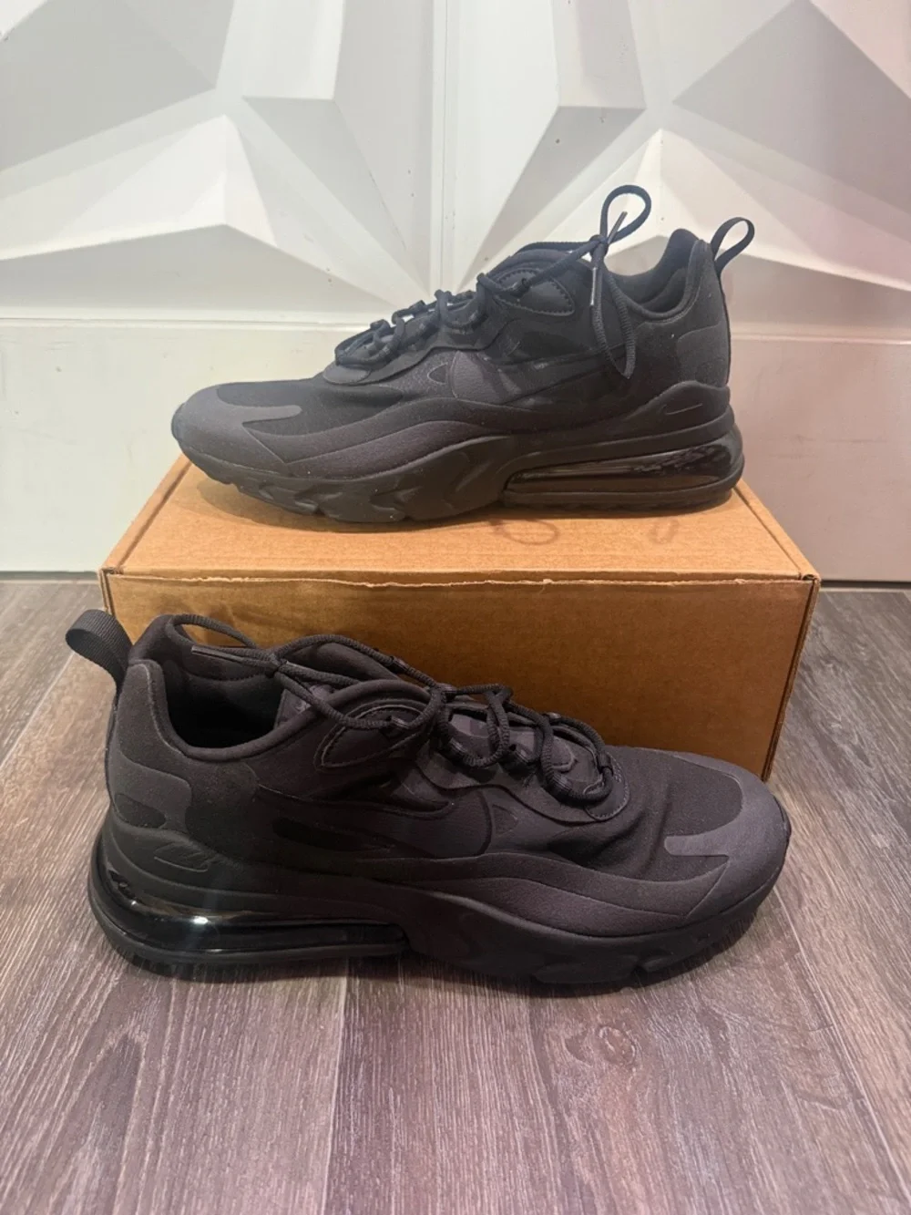 Nike Men’s Air Max 270 React Sneakers - in black oil sz 11